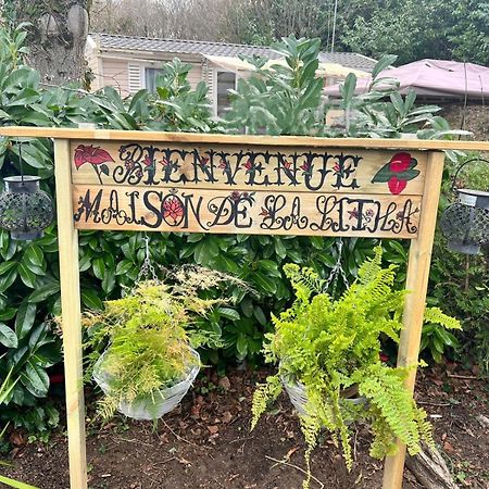 Camping Marvilla Parks -Parc Des Roches 91530 Saint-Chéron 外观 照片