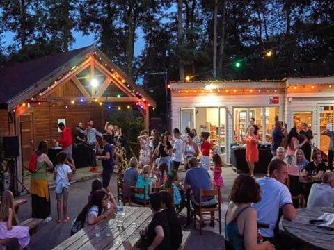 Camping Marvilla Parks -Parc Des Roches 91530 Saint-Chéron 外观 照片